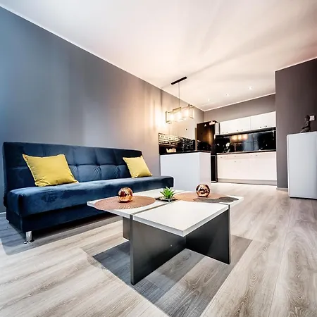 Emi * سفينويتشي